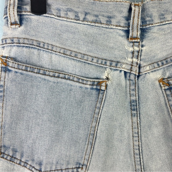 Bill Blass Vintage High Waisted Light Wash Mom Jeans Size 10 Rigid Denim Y2K 90s - Picture 9 of 12